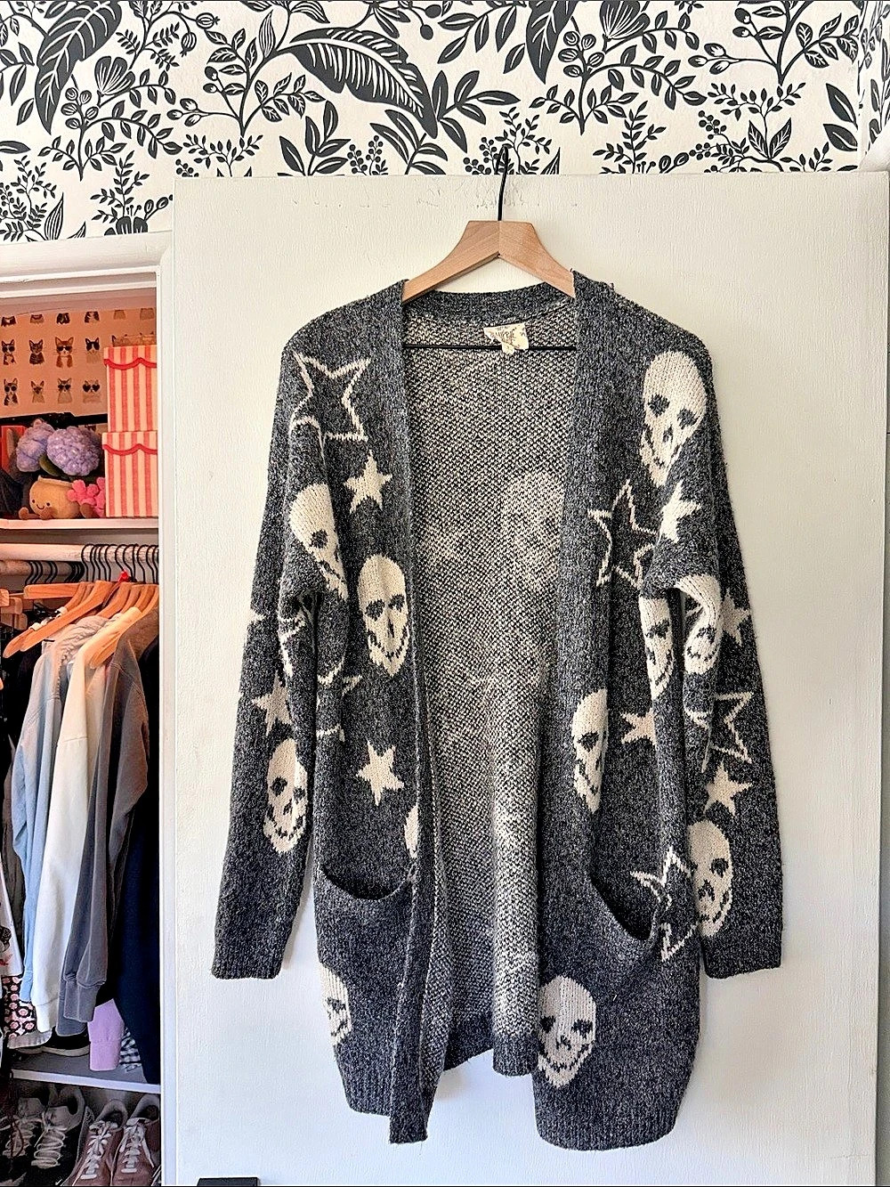 Hippie Rose Skull Star Cardigan in Black & White Size Small Like New